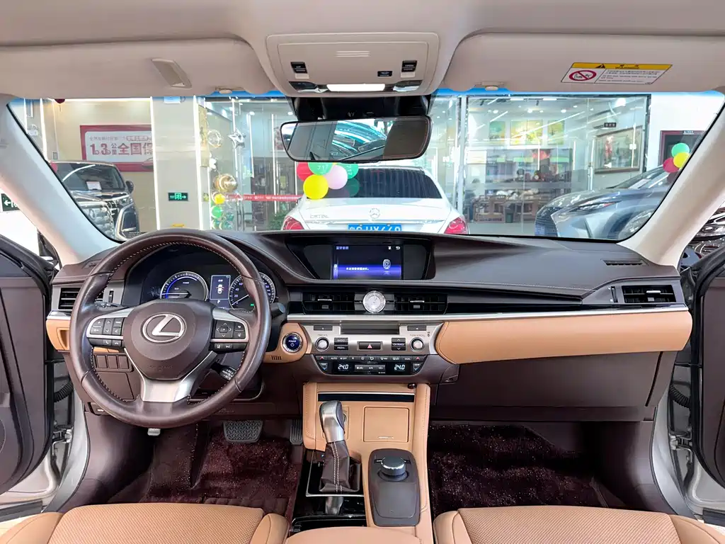 Lexus ES — миниатюра 14