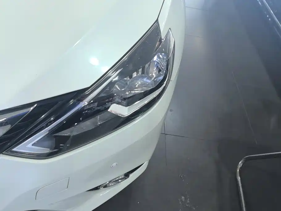 Nissan Sylphy — миниатюра 5