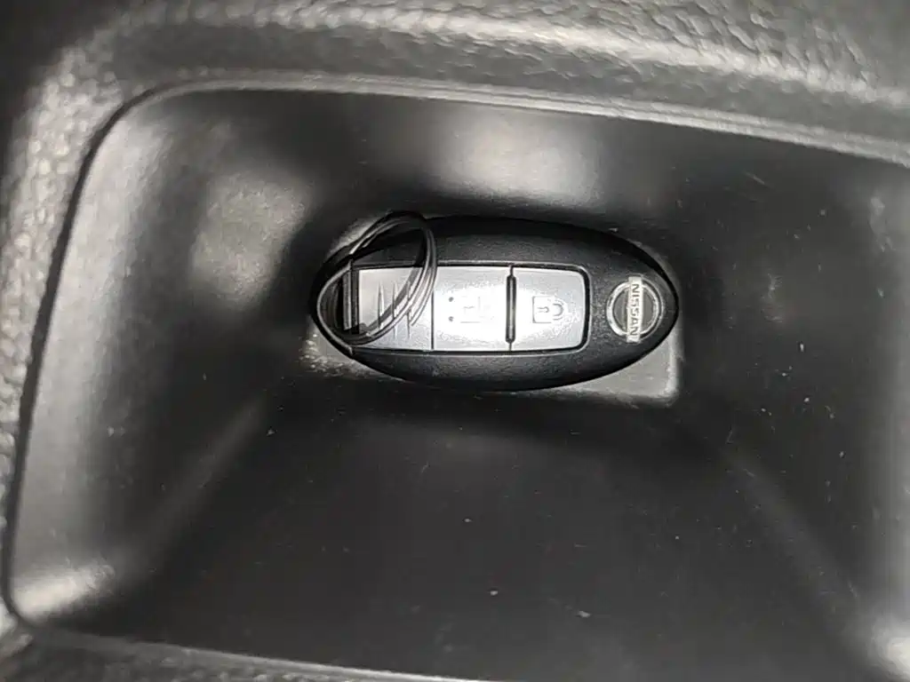 Nissan Tiida — миниатюра 9