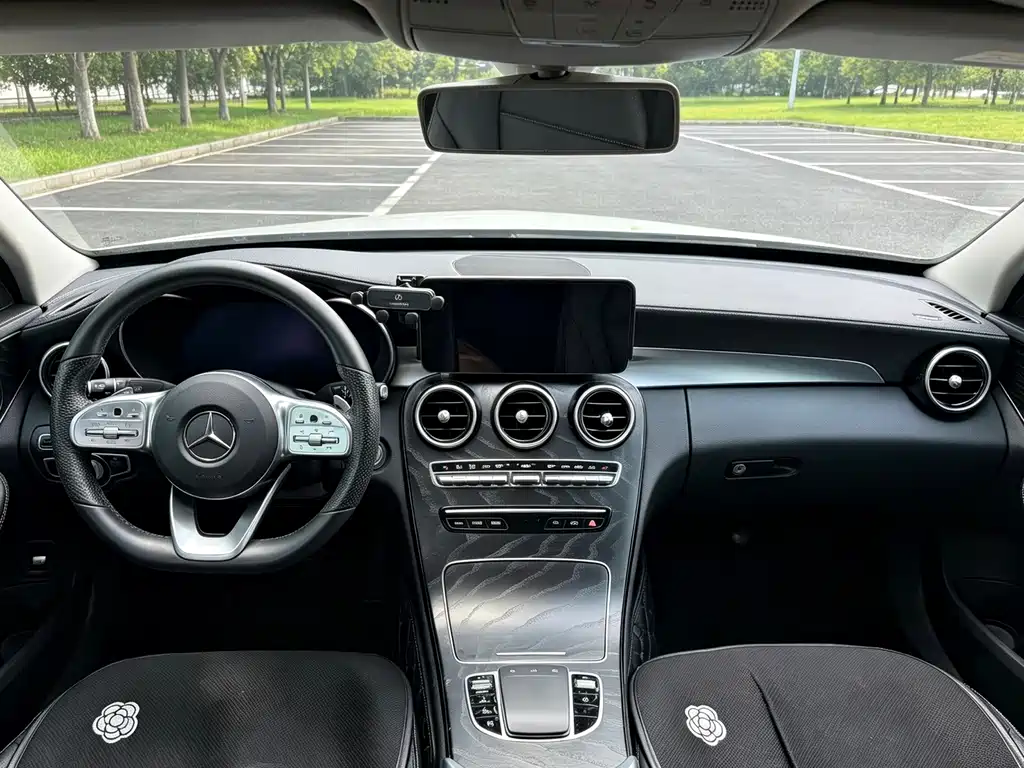 Mercedes-Benz C-Class — миниатюра 11