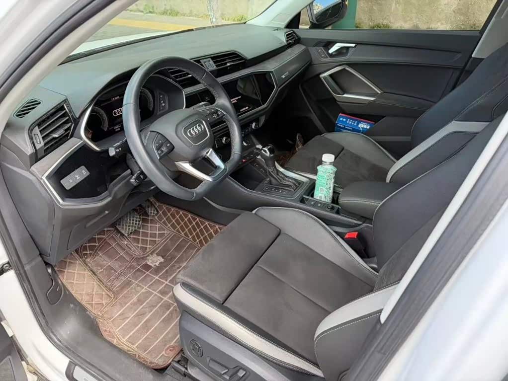 Audi Q3 1.4 л 2022 г. Белый, пробег 30000 км