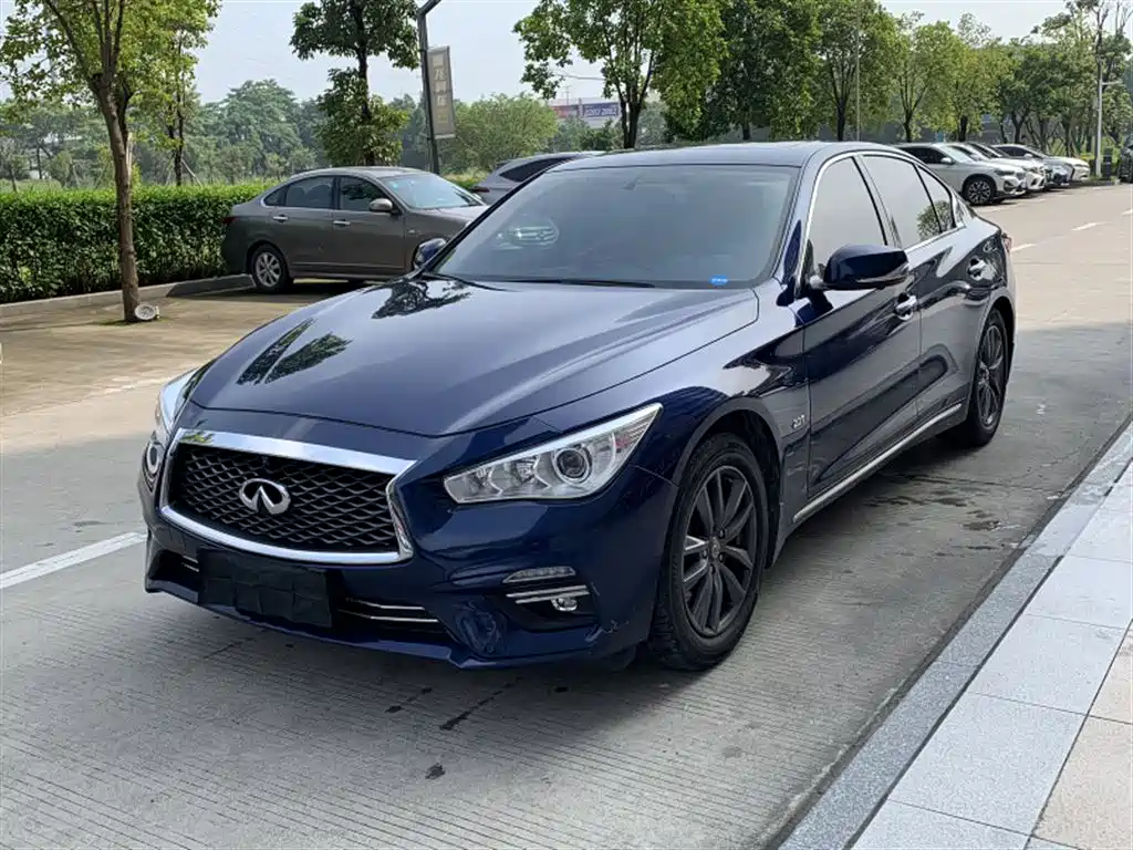 Infiniti Q50L