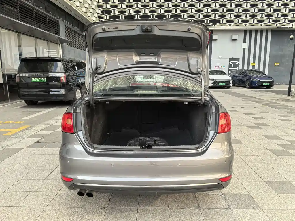 Volkswagen Sagitar — миниатюра 7