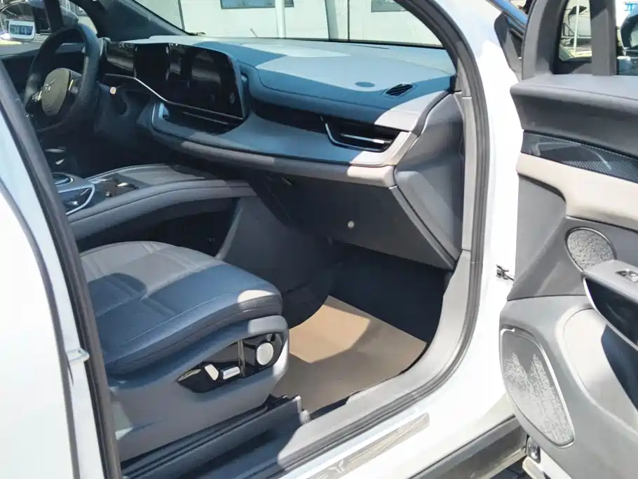Hongqi Hongqi Tiangong 08 — миниатюра 8
