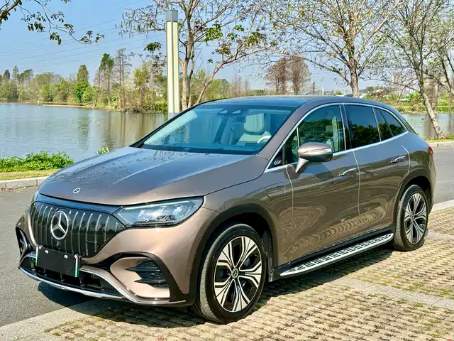 MERCEDES-BENZ EQE SUV 2024