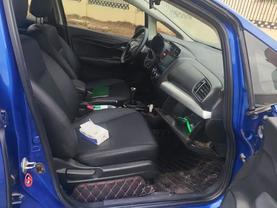 Honda Fit — миниатюра 8