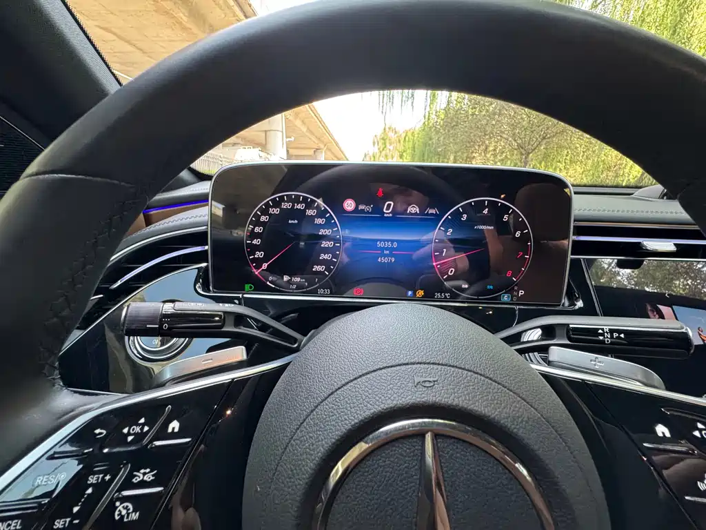 Mercedes-Benz E-Class — миниатюра 16