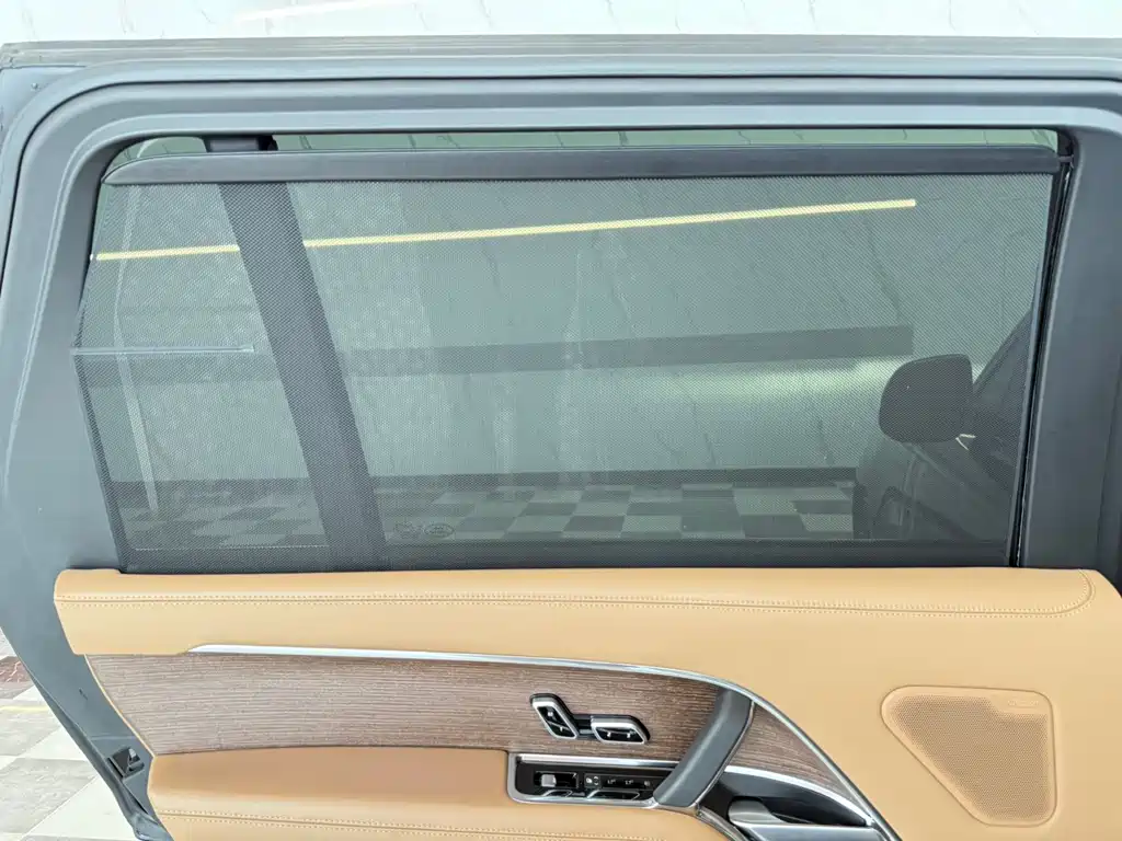 Land Rover Range Rover — миниатюра 12