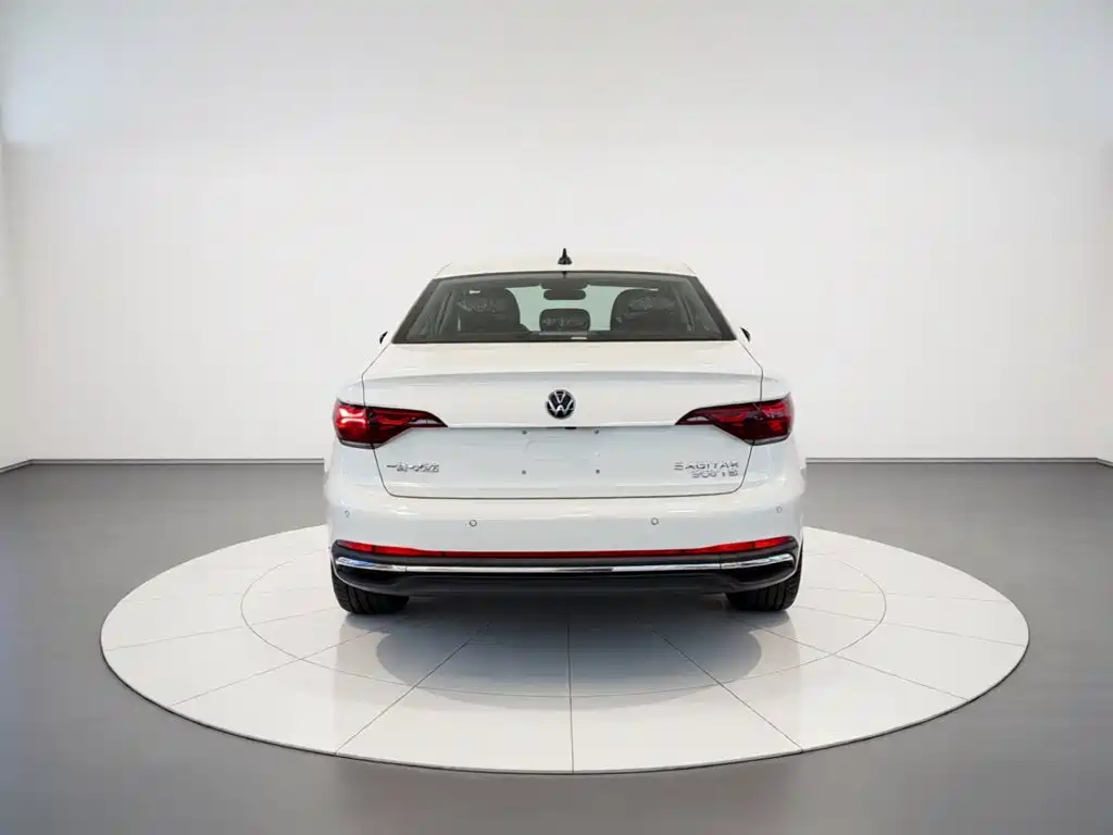 Volkswagen Sagitar 2026 3000 300TSI DSG