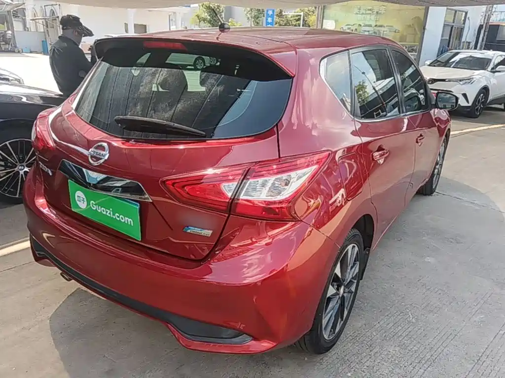 Nissan Tiida — миниатюра 7