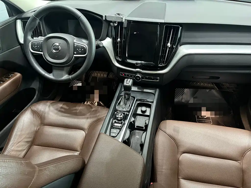 Volvo XC60 2019 T5 V