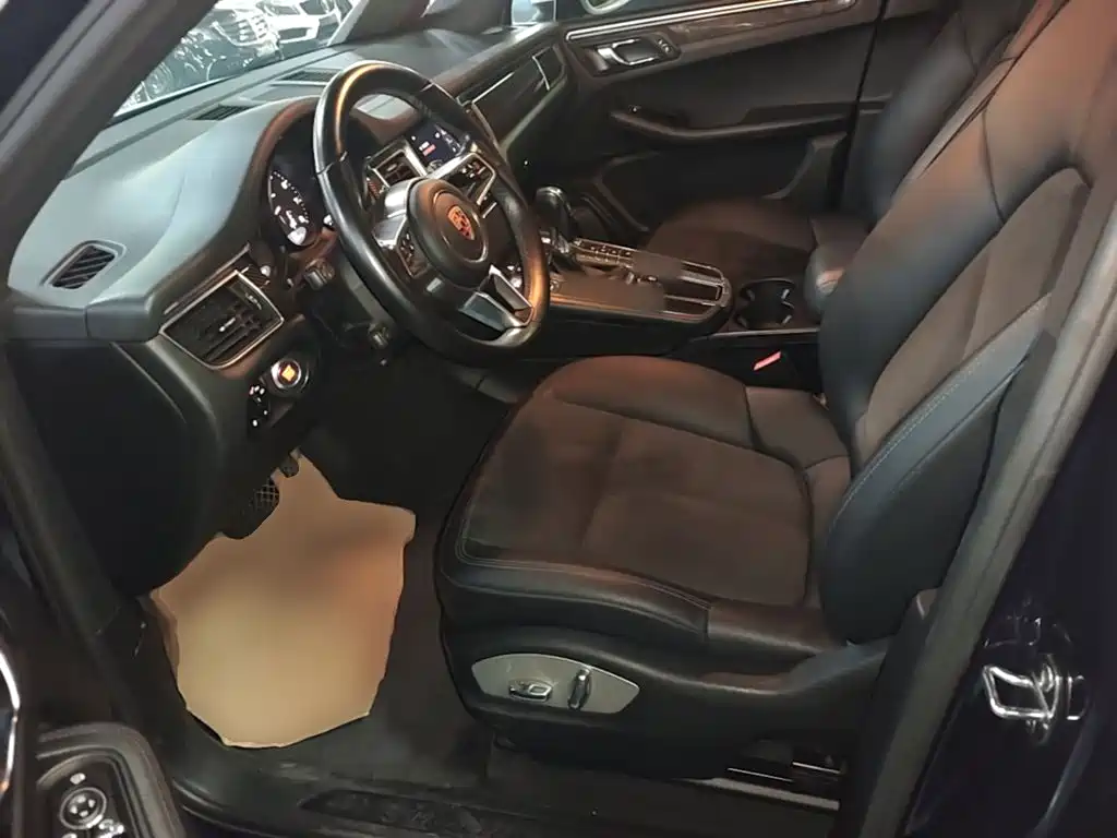 Porsche Macan — миниатюра 15