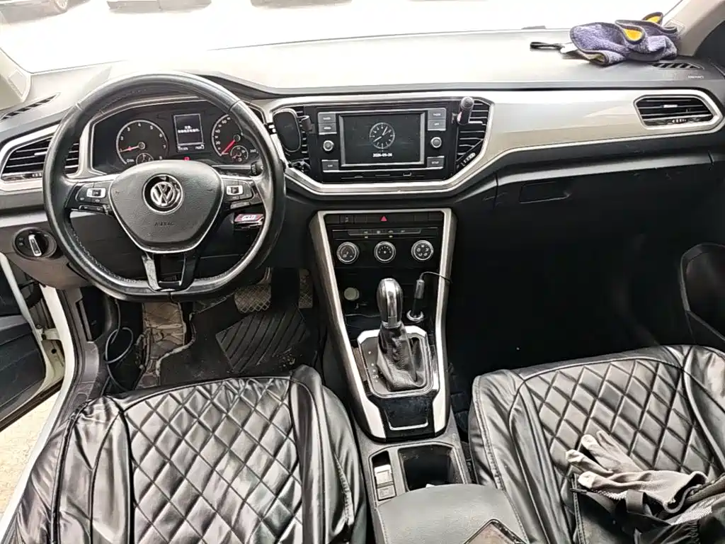 Volkswagen T-Roc — миниатюра 10