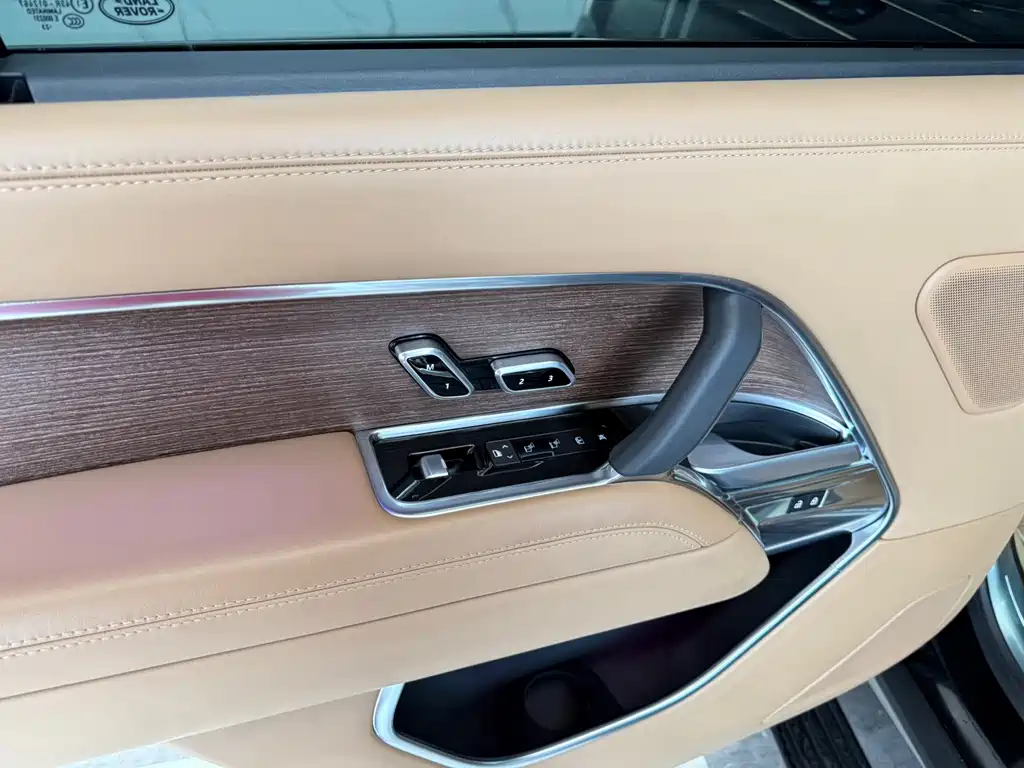 Land Rover Range Rover — миниатюра 11