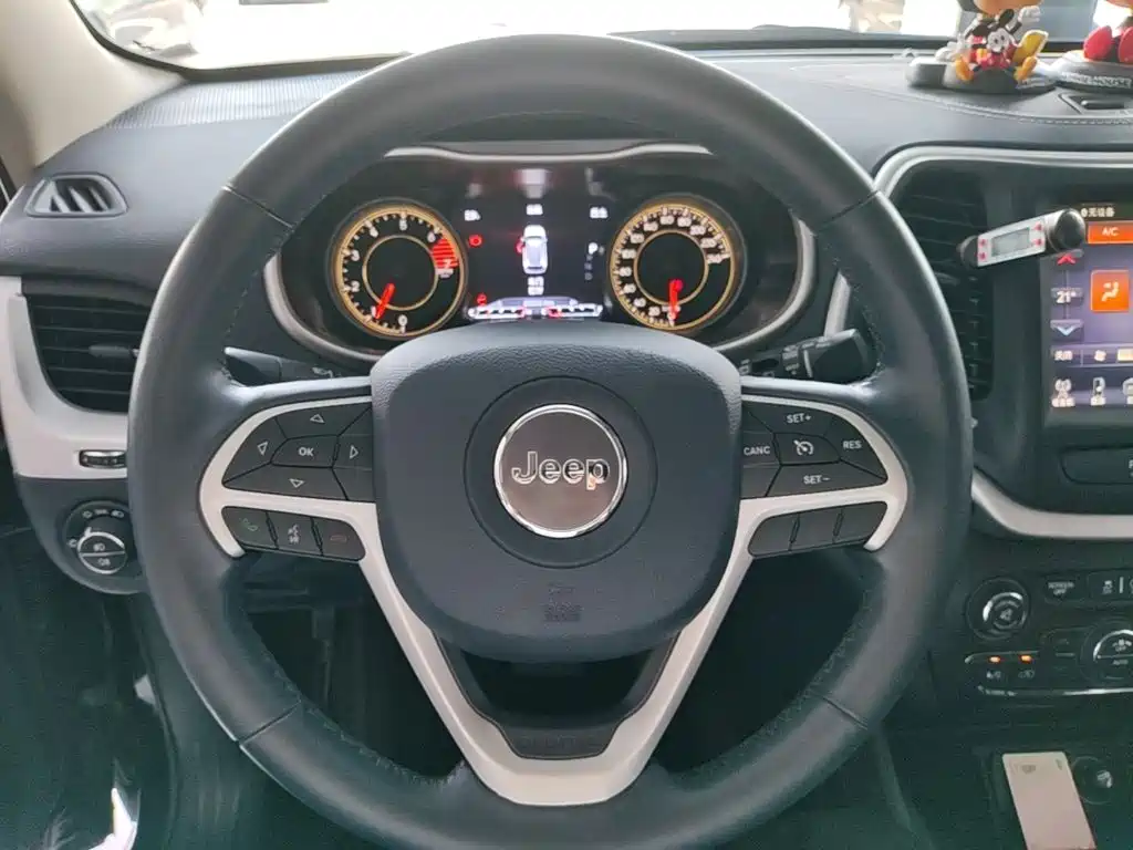 Jeep Cherokee — миниатюра 11