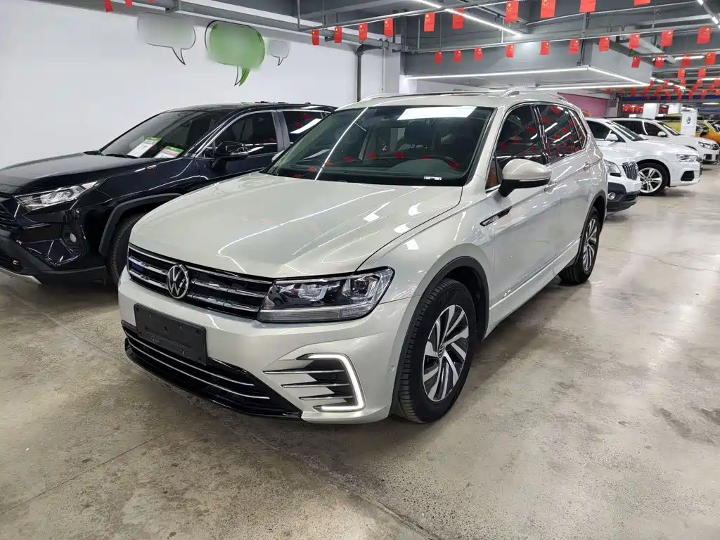 Volkswagen Tiguan L PHEV — миниатюра 2