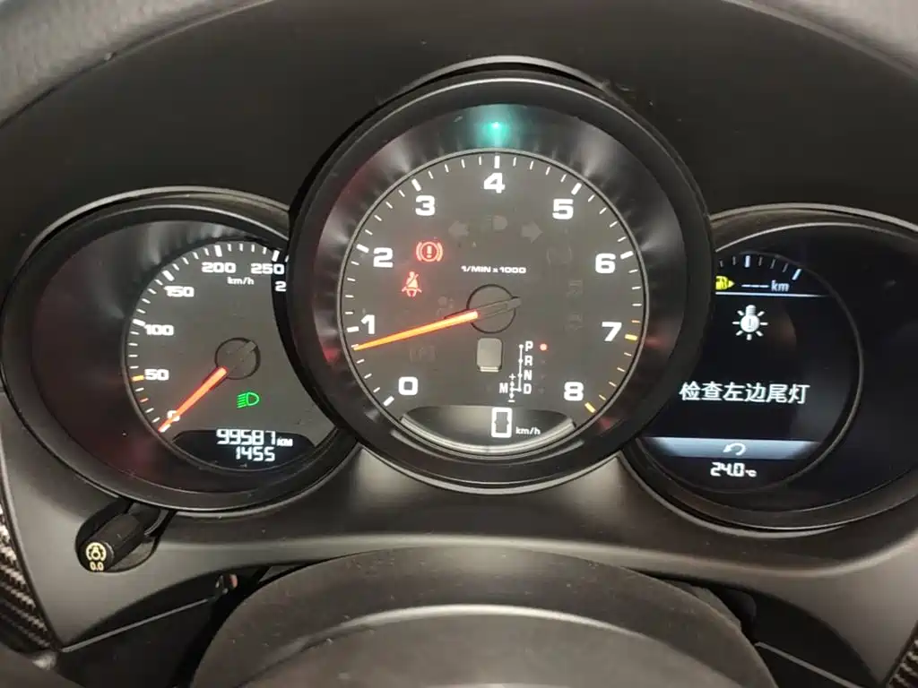 Porsche Macan — миниатюра 12