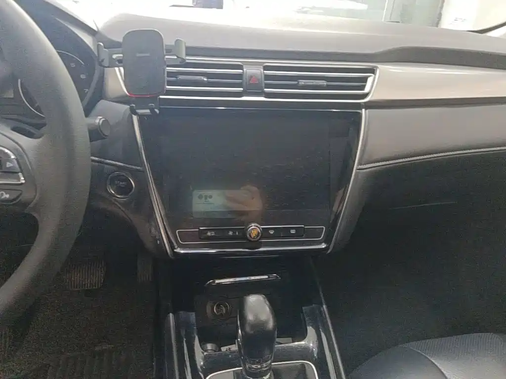 Roewe i5 — миниатюра 13