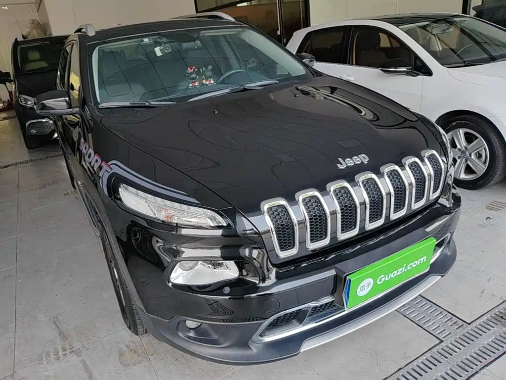 Jeep Cherokee — миниатюра 4