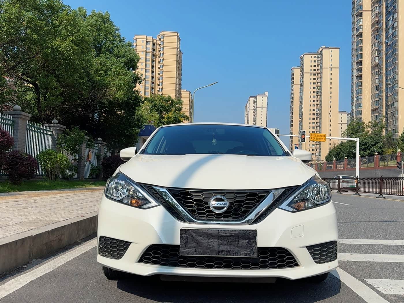 Nissan Sylphy 1.6 л 2023 г. Белый, пробег 17000 км