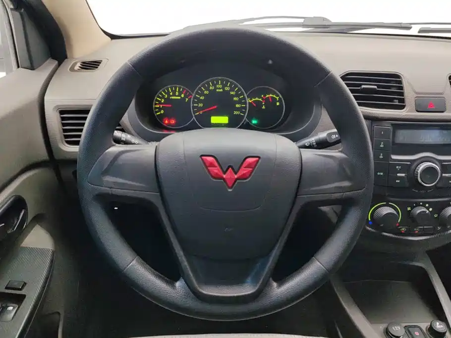 Wuling Hongguang — миниатюра 15