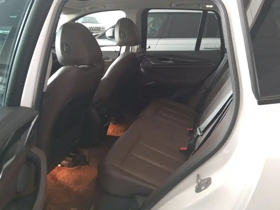 BMW X3 — миниатюра 11