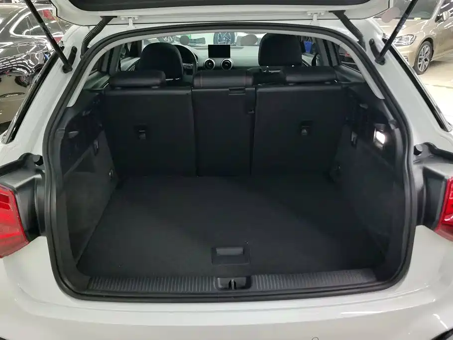 Audi Q2L — миниатюра 4