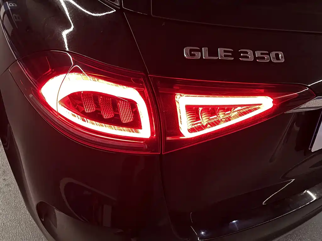 Mercedes-Benz GLE (Import) — миниатюра 9