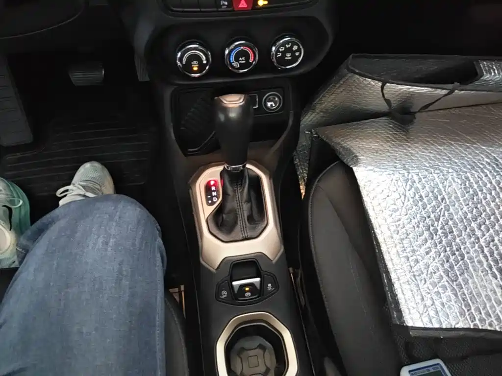 Jeep Renegade — миниатюра 14