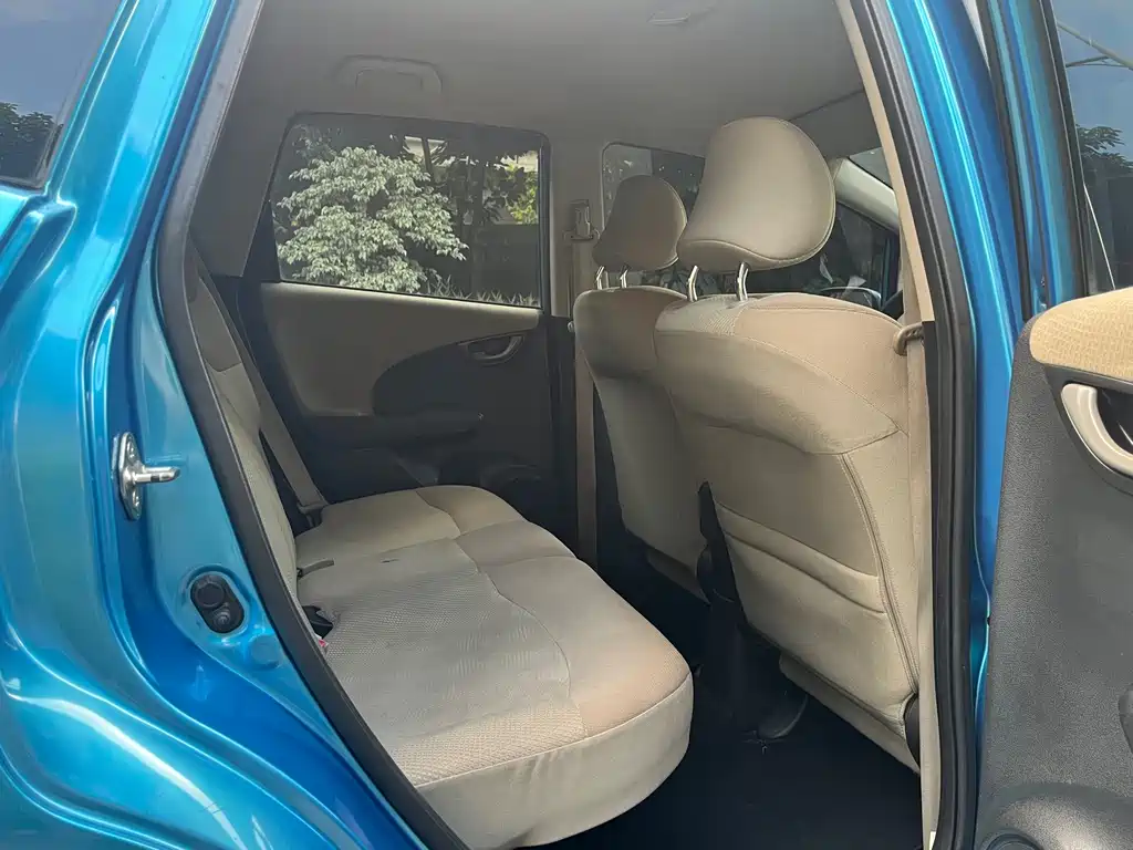Honda Fit — миниатюра 17