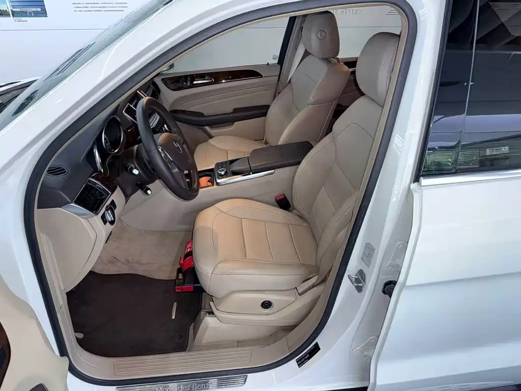 Mercedes-Benz M-Class — миниатюра 9