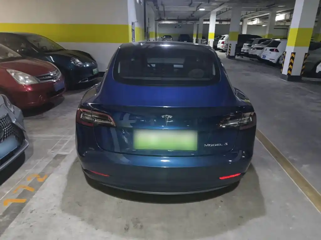 Tesla Model 3 — миниатюра 6