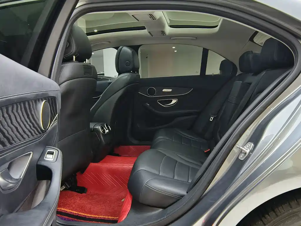 Mercedes-Benz C-Class — миниатюра 10