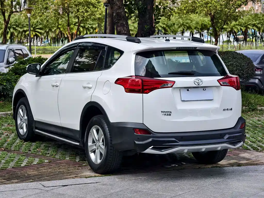 Toyota RAV4 — миниатюра 18