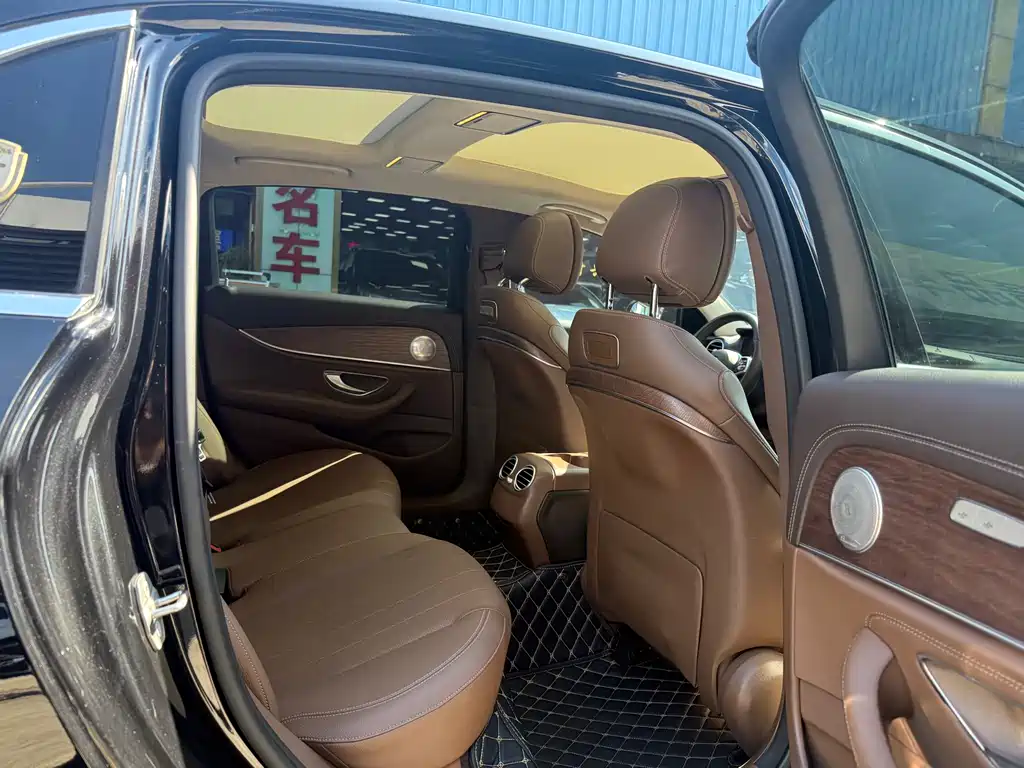 MERCEDES-BENZ E CLASS