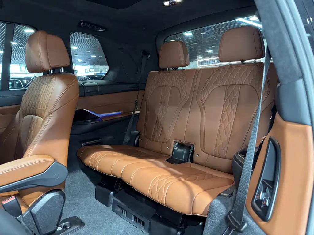 BMW X7 — миниатюра 16