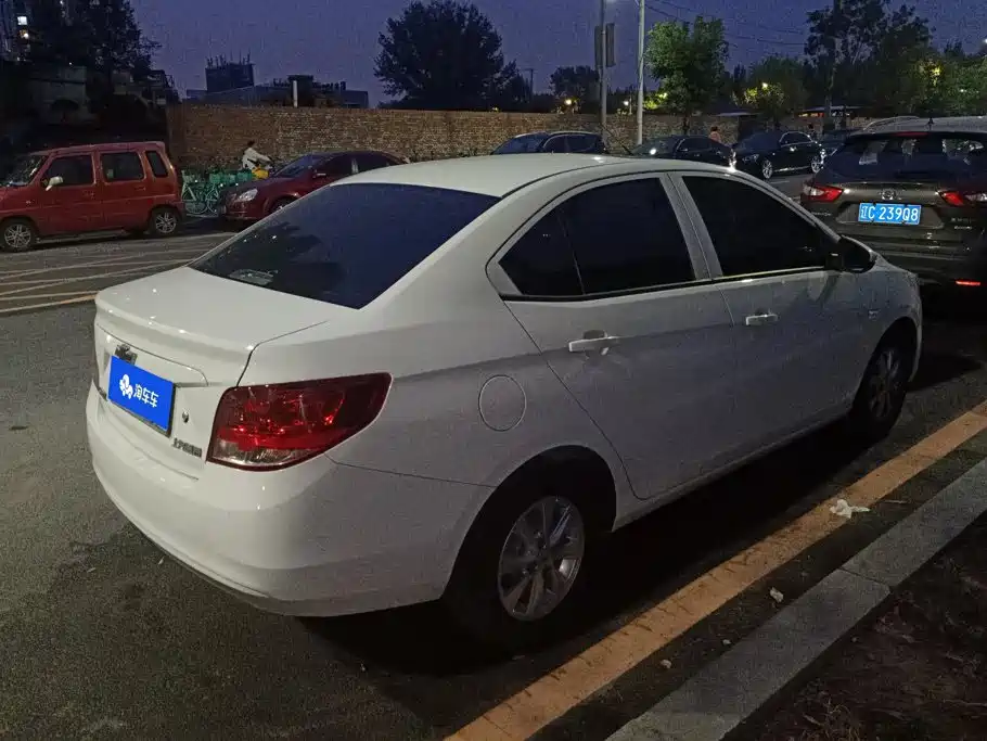 Chevrolet Sail — миниатюра 3