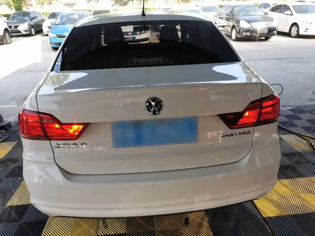 Volkswagen Santana — миниатюра 6