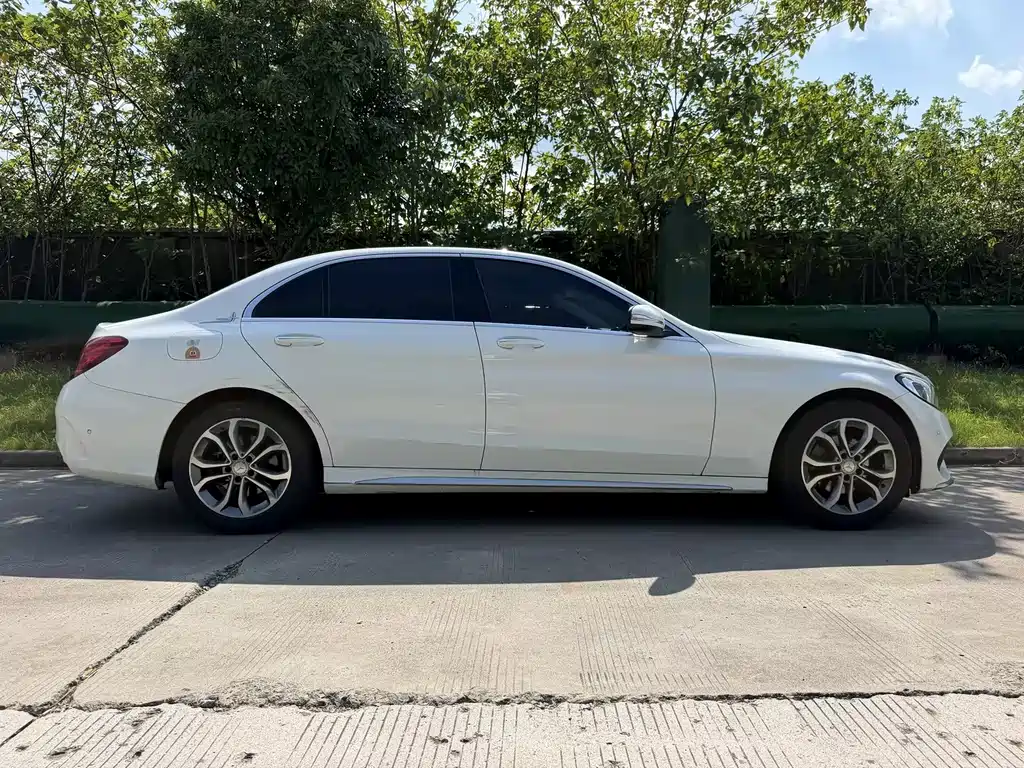 Mercedes-Benz C-Class — миниатюра 7