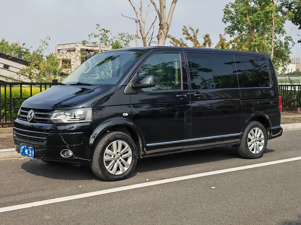Volkswagen Multivan — миниатюра 2