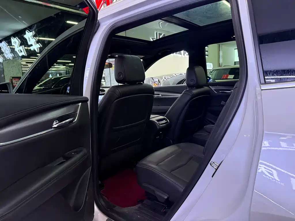 Cadillac XT6 — миниатюра 5