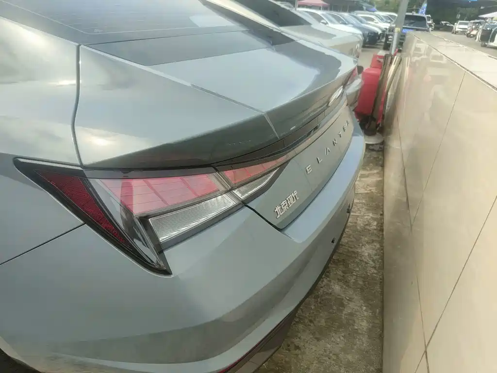 Hyundai Elantra — миниатюра 21