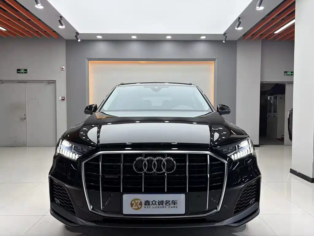 Audi Q7 2023 55 TFSI quattro S line Sport