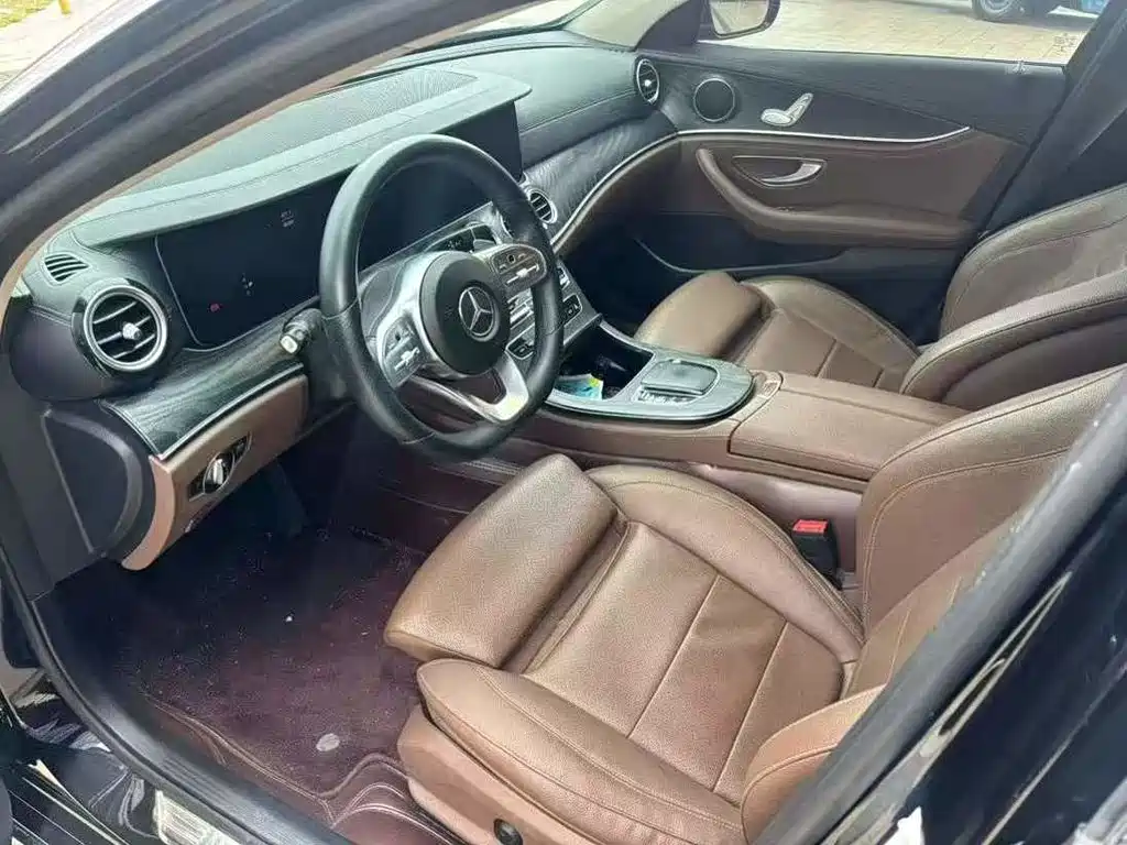 Mercedes-Benz E-Class — миниатюра 5