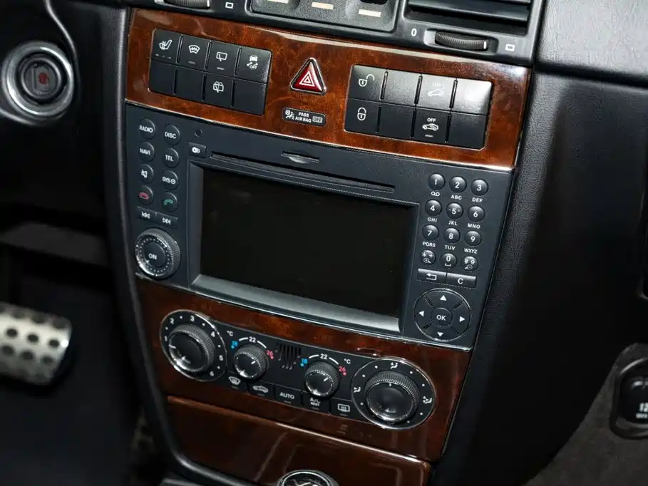 Mercedes-Benz G-Class — миниатюра 13