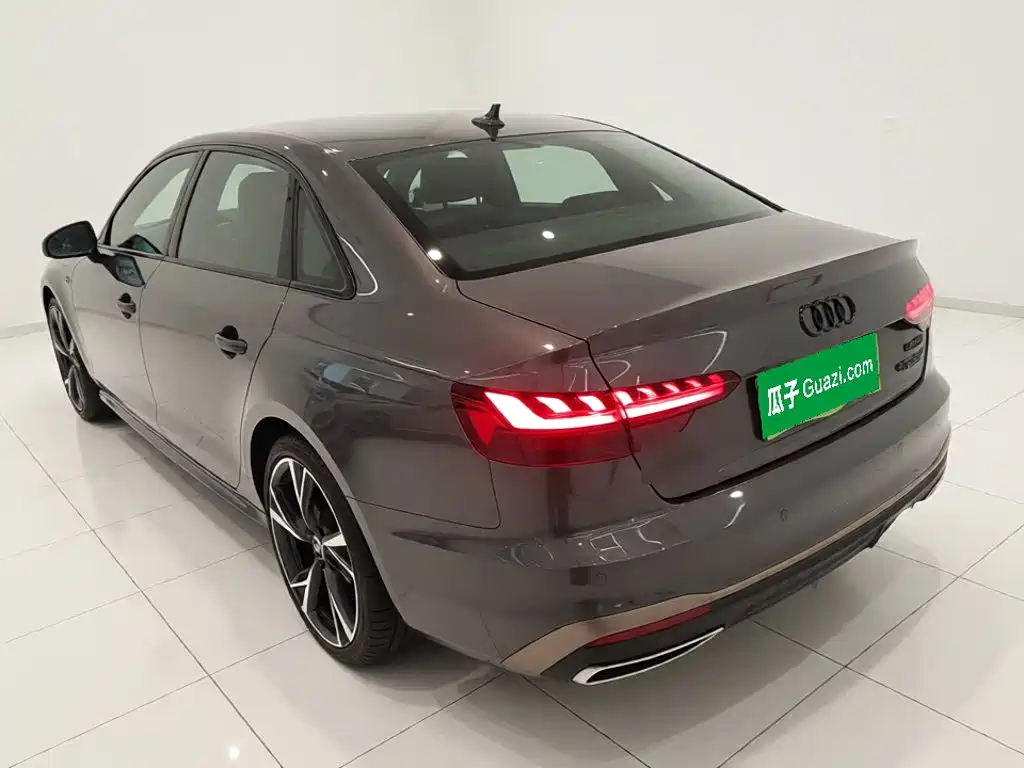 Audi A4L 2024 40 TFSI quattro RS