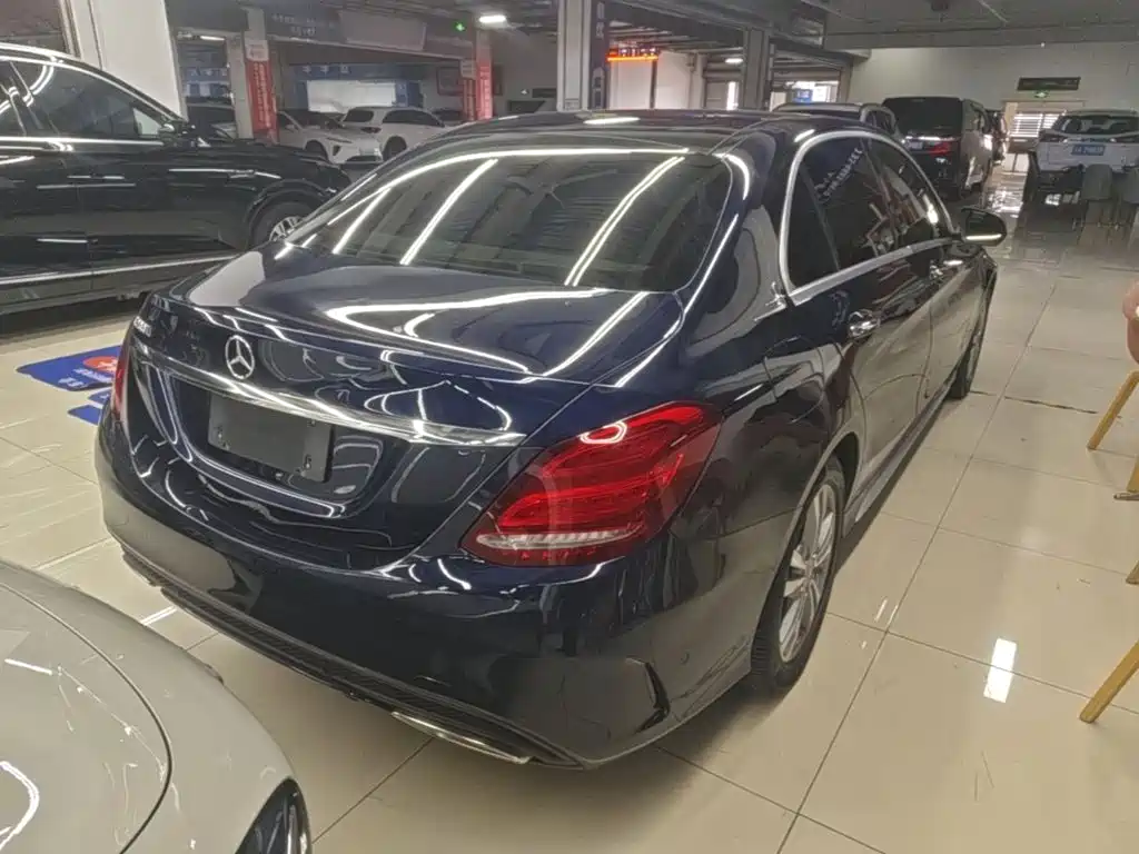 Mercedes-Benz C-Class — миниатюра 7