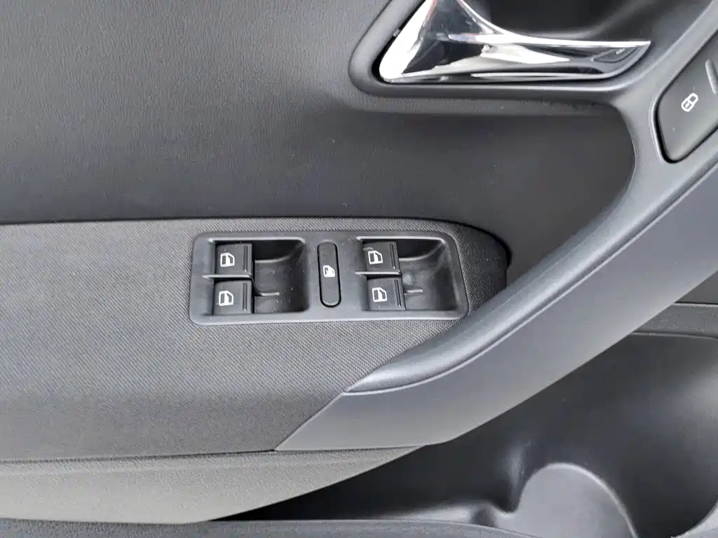 Volkswagen Polo — миниатюра 9