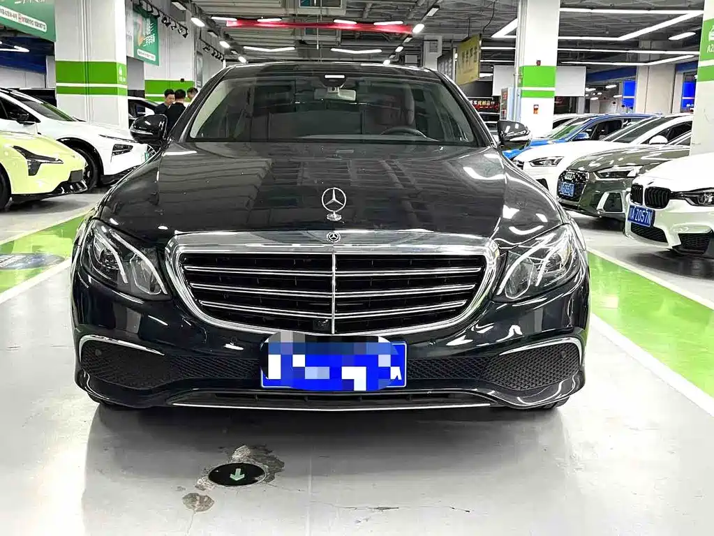 Mercedes-Benz E-Class — миниатюра 2