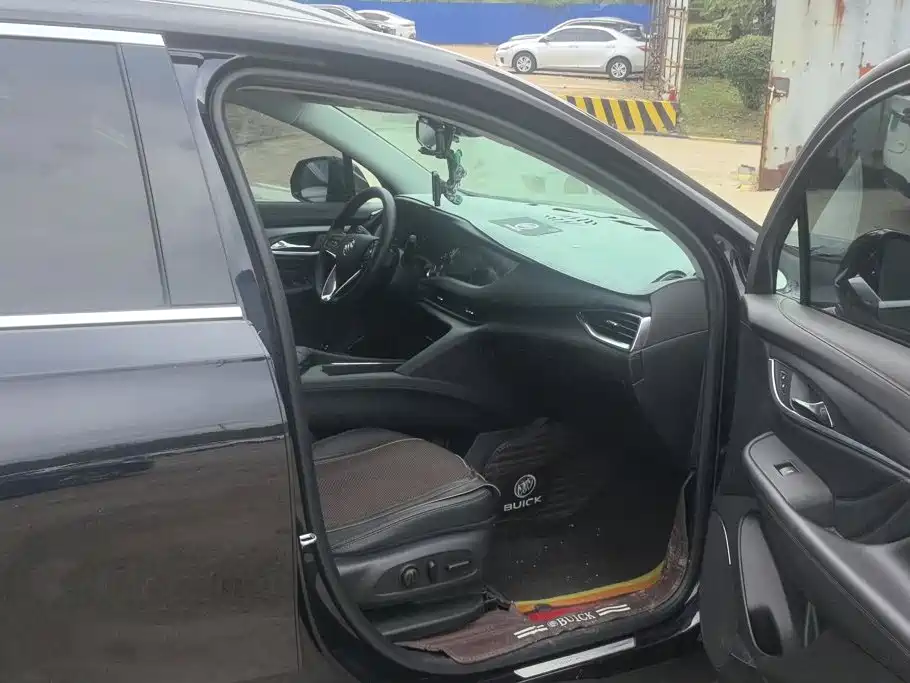 Buick Enclave — миниатюра 7